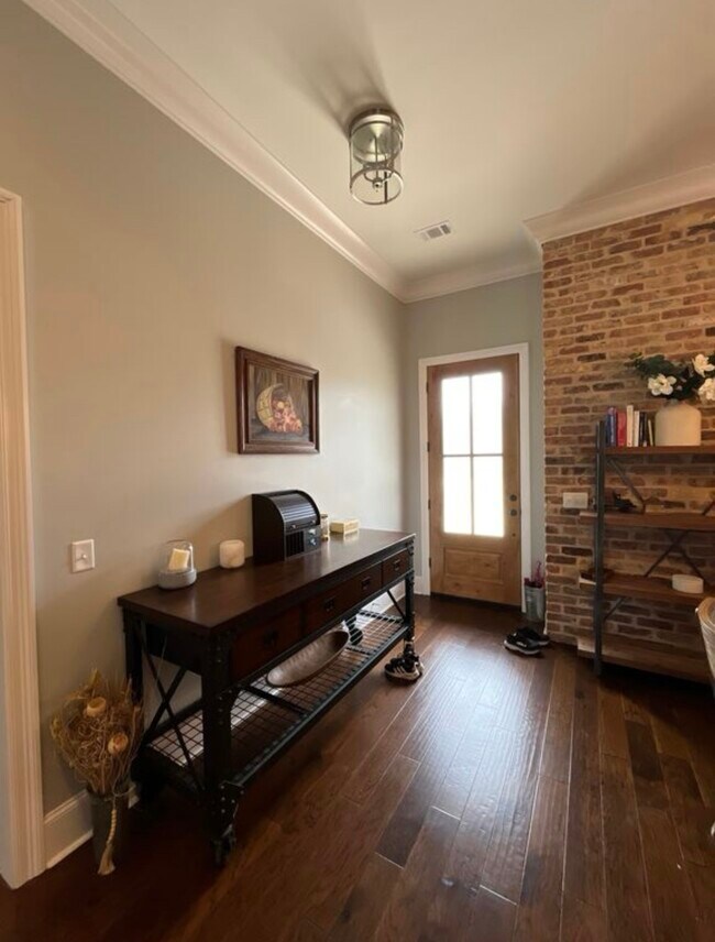 Foto del edificio - 1239 Cutter Ln