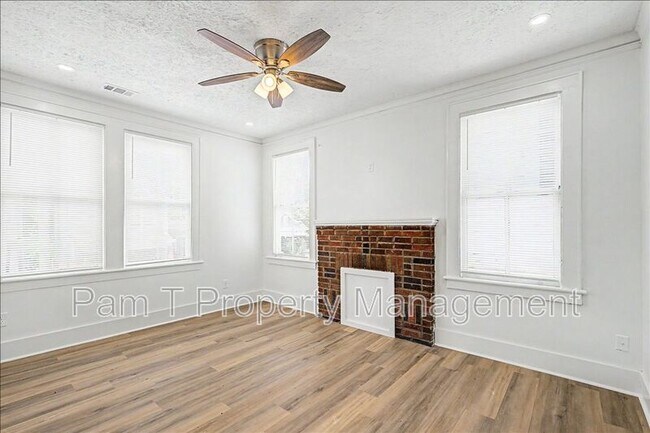 Foto del edificio - 613 W 39th St