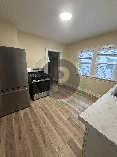 Foto del edificio - 4427 W 49th St