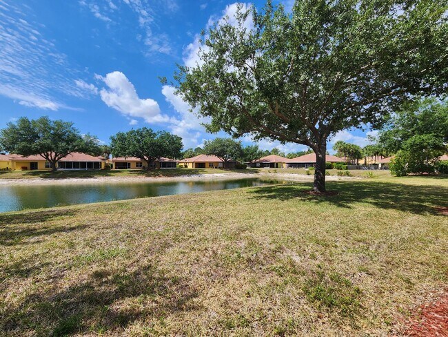 Foto del edificio - 2/2 Lehigh in Vistana Villas $500.00 Off First Month