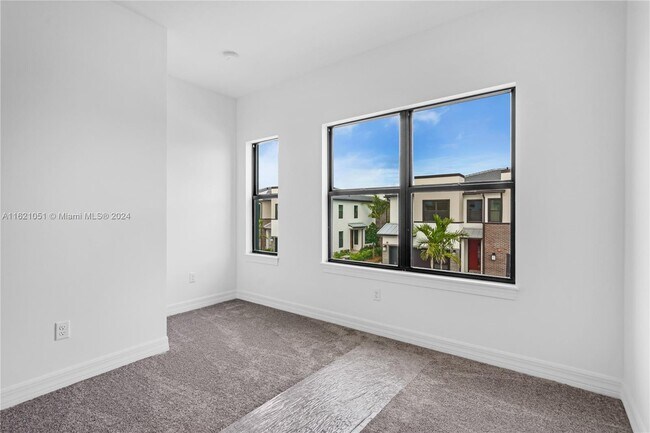 Foto del edificio - 8353 NW 7th Pl