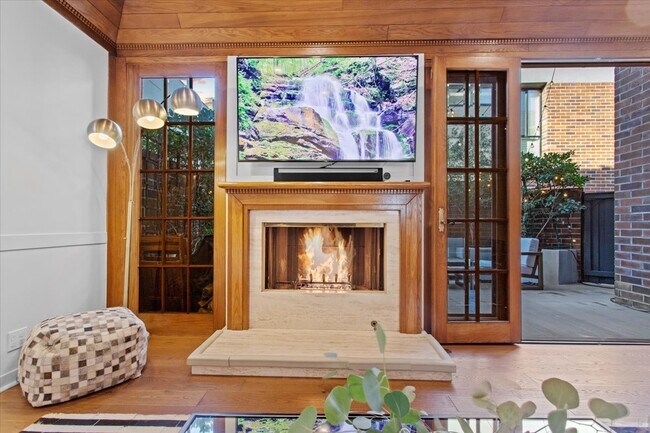 Building Photo - 9311 Burton Way