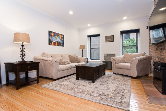 Building Photo - 208 E 73rd St