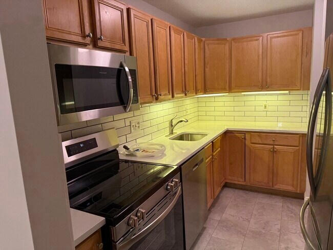 Foto del edificio - 750 Brookside Dr