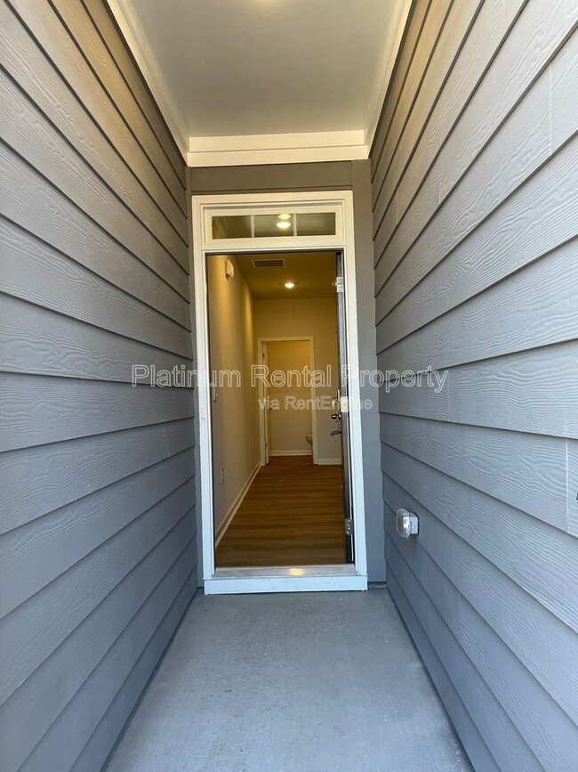 Building Photo - 56 Rustin Rdg