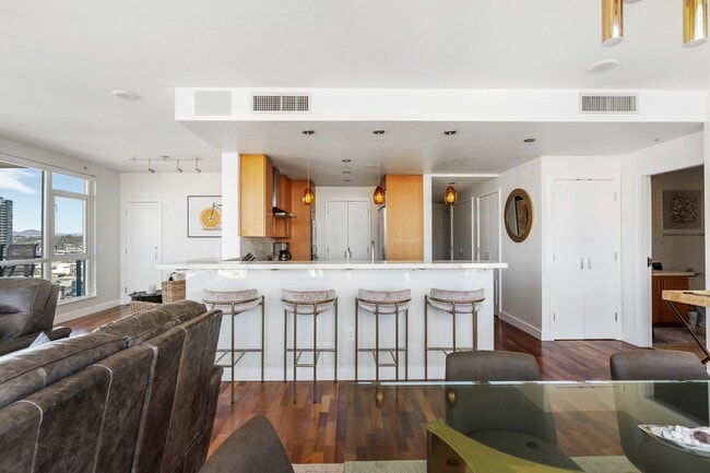 Building Photo - 325 Seventh Ave