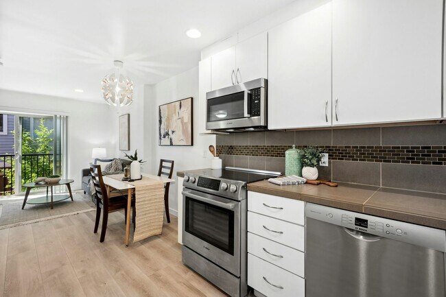 Foto del edificio - Columbia City Townhome