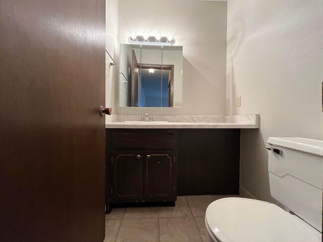 Foto del edificio - 6143 W Cold Spring Rd