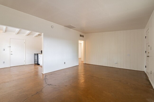 Building Photo - 428 N Norris Ave