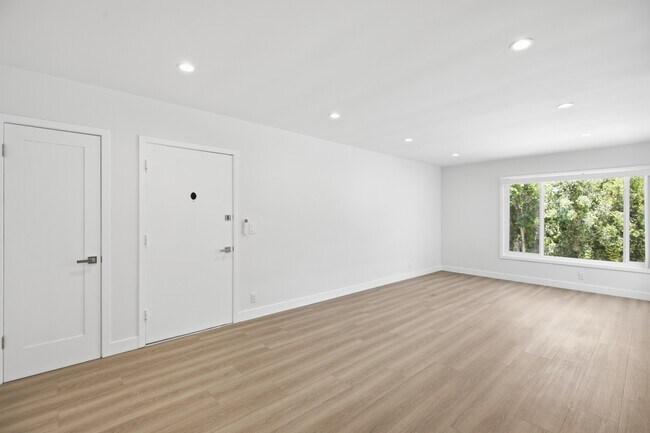 Foto del edificio - 4321 Saugus Ave