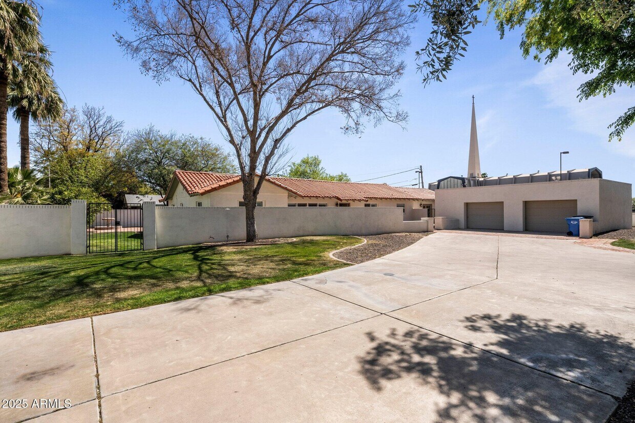 Foto principal - 6319 N Central Ave