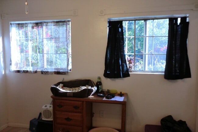 Building Photo - 9401 Notre Dame Ave