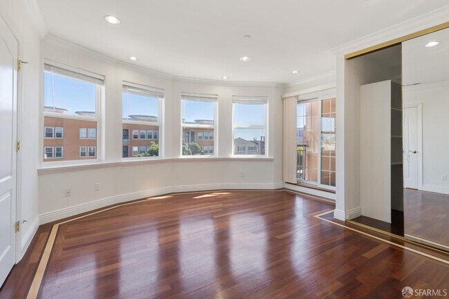 Foto del edificio - 499 33rd Ave