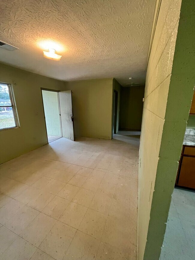 Foto del edificio - 370 E Gordon Ave
