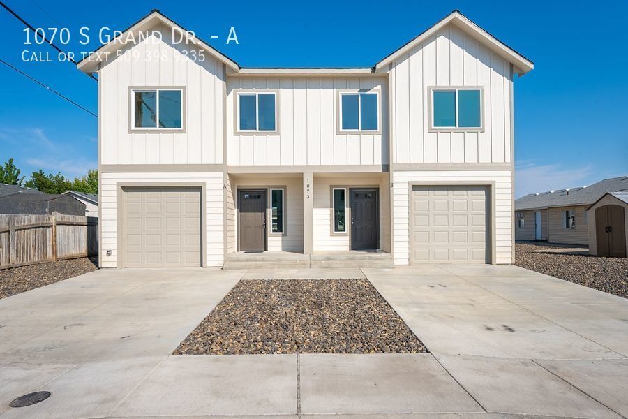 Primary Photo - 3 Bed, 2 Bath Duplex! Includes WSG