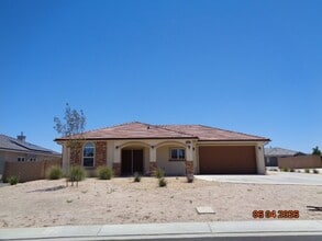Building Photo - 41504 Sierra Vista Way