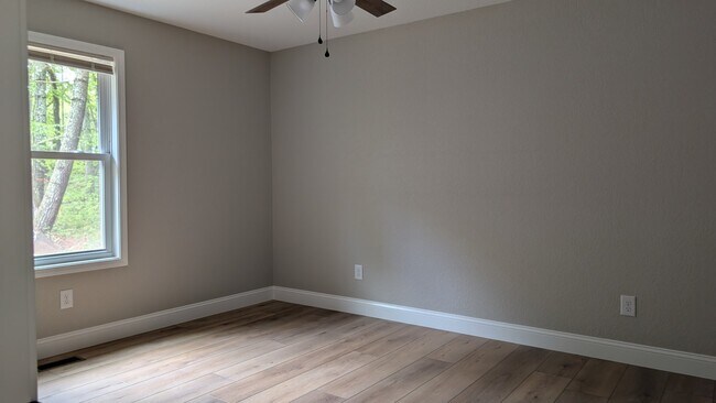 Foto del edificio - 5 Woodland Hills Dr