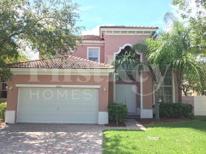Primary Photo - 1242 NE 37th Pl