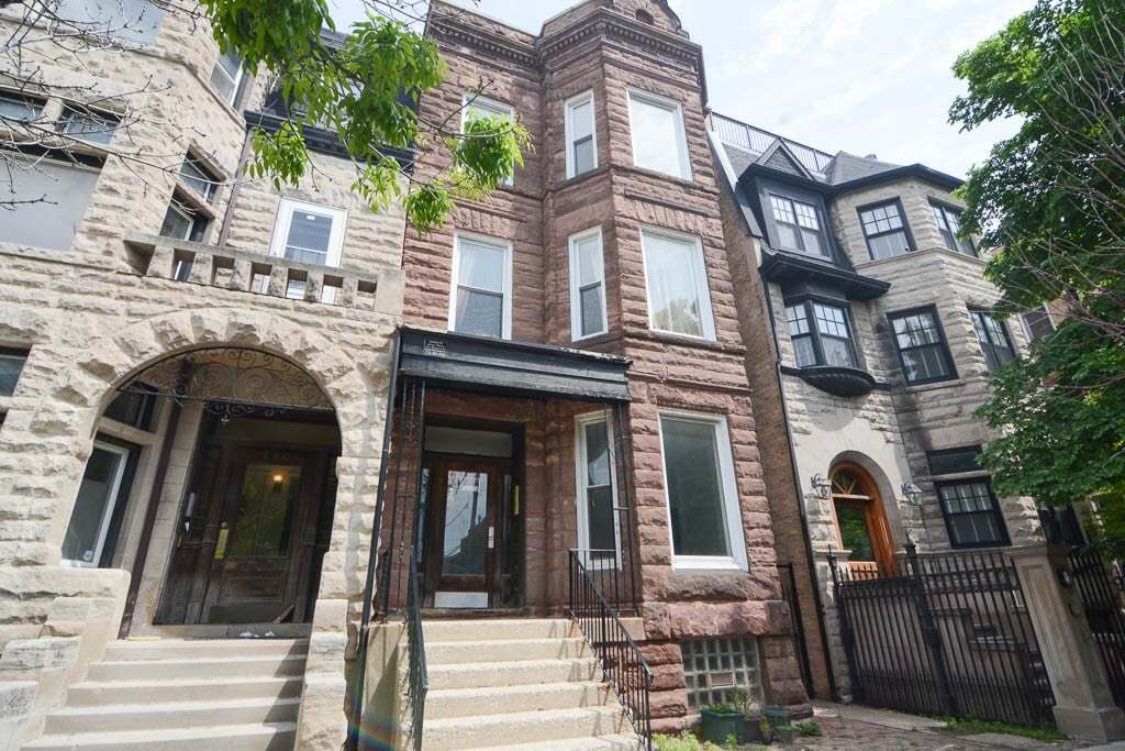 Primary Photo - 748 W Belden Ave