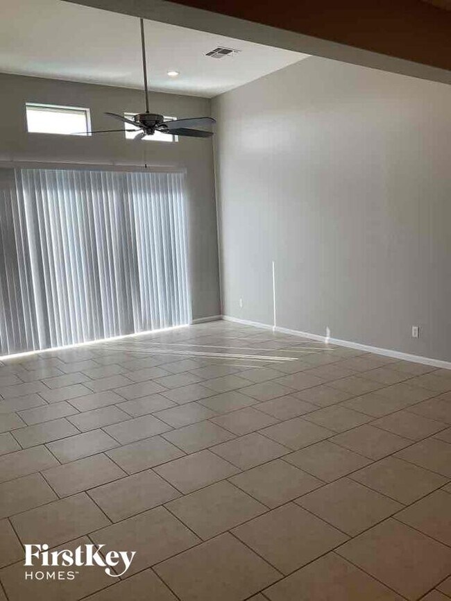 Foto del edificio - 9025 W Alice Ave