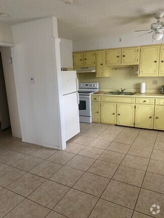 Building Photo - 12205 Genoa Dr
