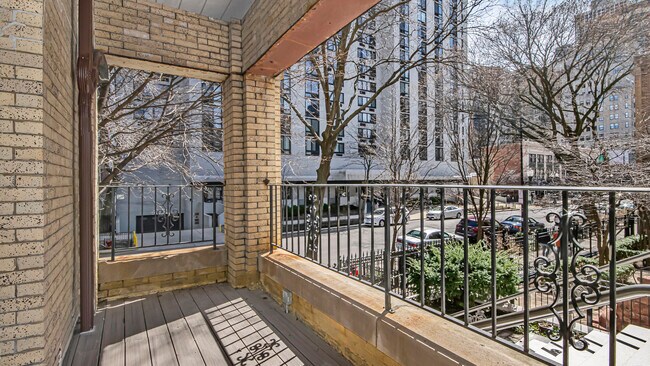 Building Photo - 1234 N Dearborn Pkwy