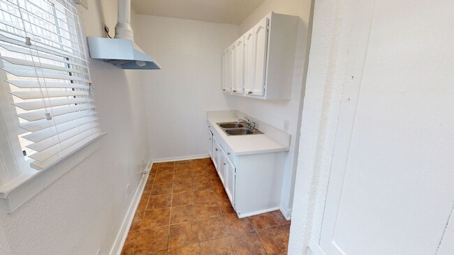 Interior Photo - 1565 S Hobart