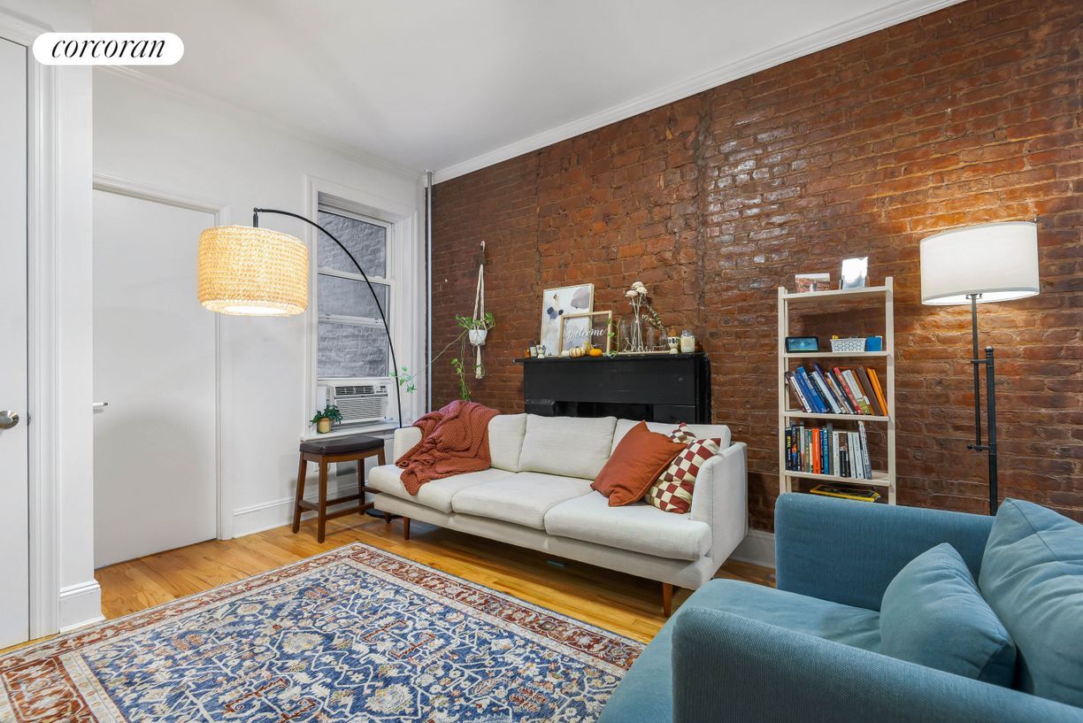 Primary Photo - 411 State St