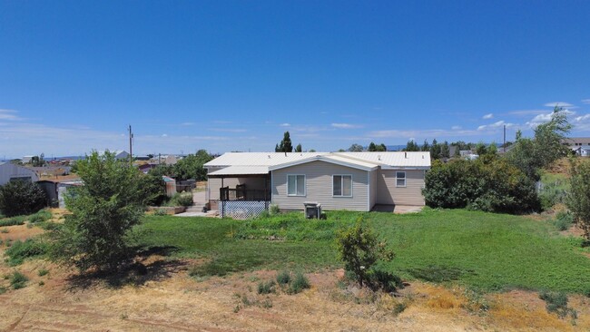 Building Photo - 853 S 200 E