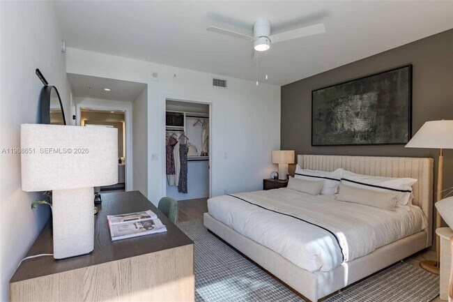 Building Photo - 3900 Alton Rd