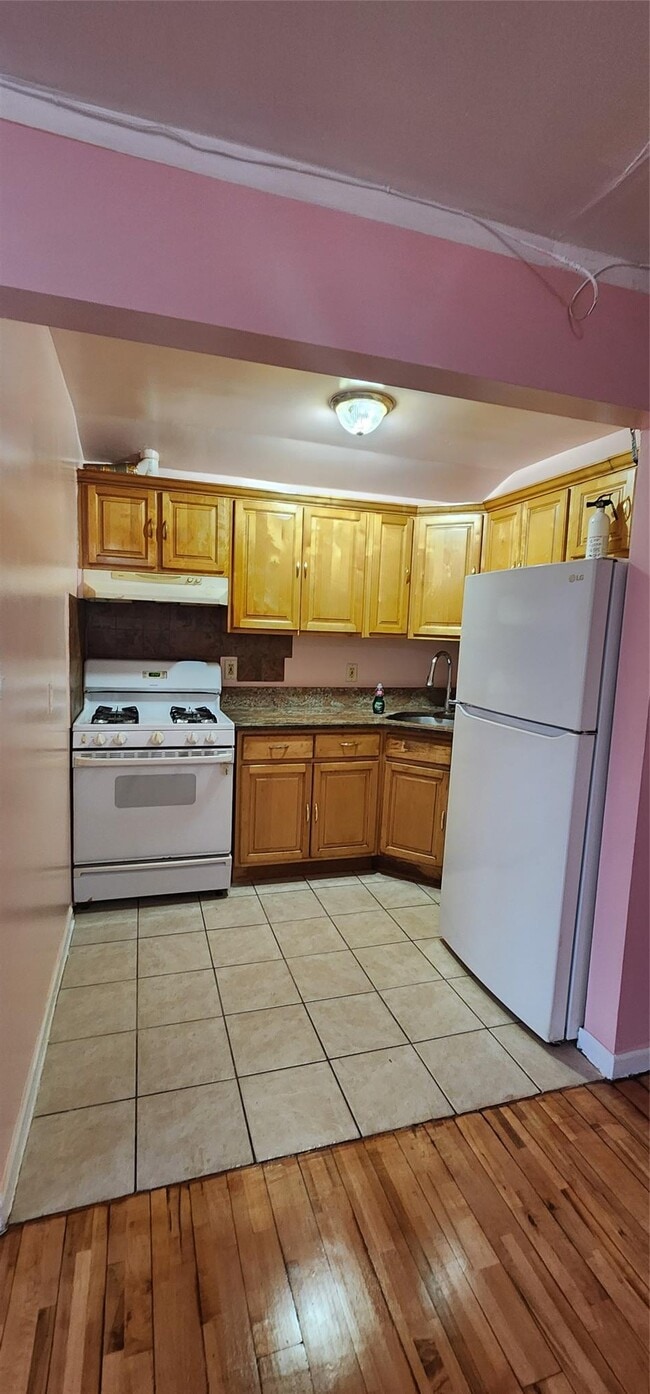 Foto del edificio - 109-18 155th St
