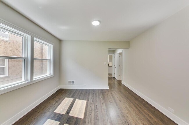 Foto del edificio - 4821 Crain St