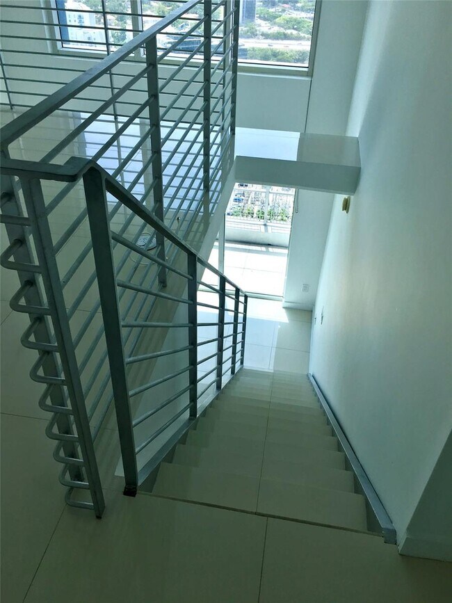 Foto del edificio - 60 SW 13th St