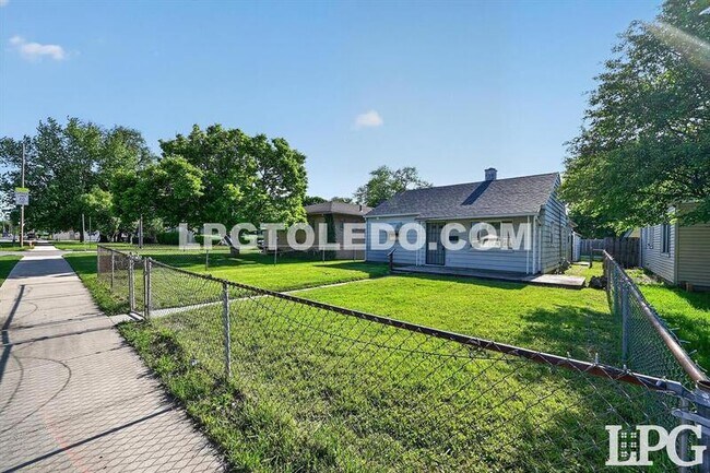 Foto del edificio - 5207 Bennett Rd