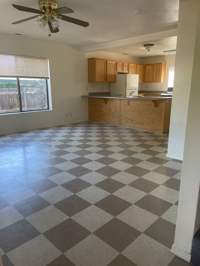 Foto del edificio - 3 Bedroom 2.5 bath rental Available