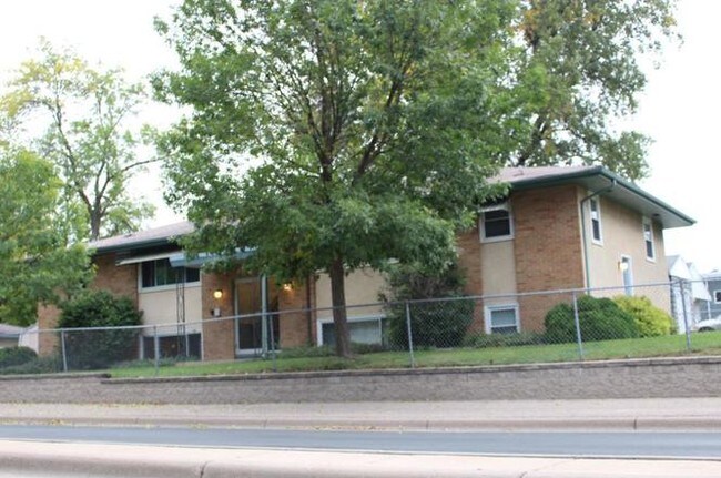 Building Photo - 4100 Lake Breeze Ave N