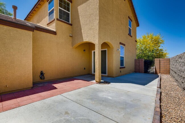 Foto del edificio - Two-Story Home in Gated Northeast Las Vegas Community