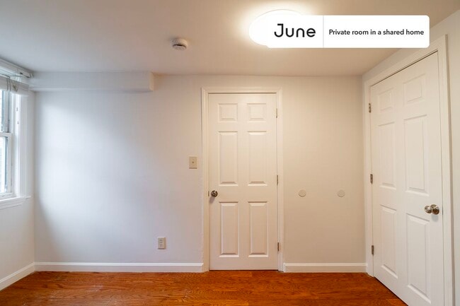 Foto del edificio - Room in Shared 4 bed/4 bath home