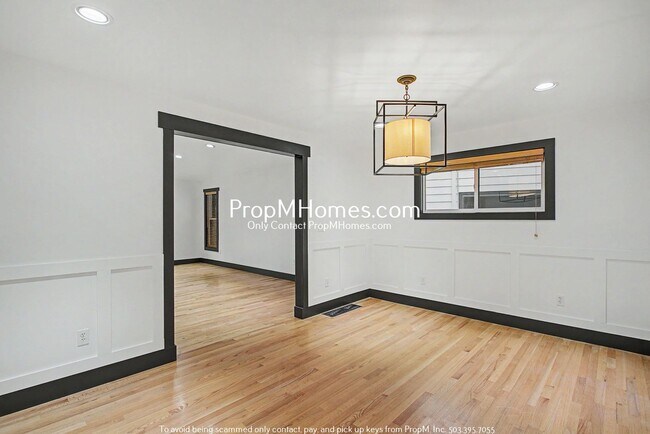 Foto del edificio - Unique Luxury Three Bedroom Home in Hallinan!