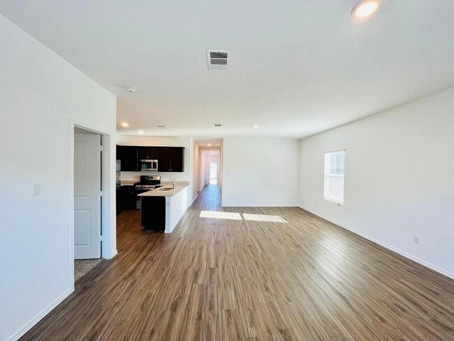 Building Photo - 133 Akela Wy