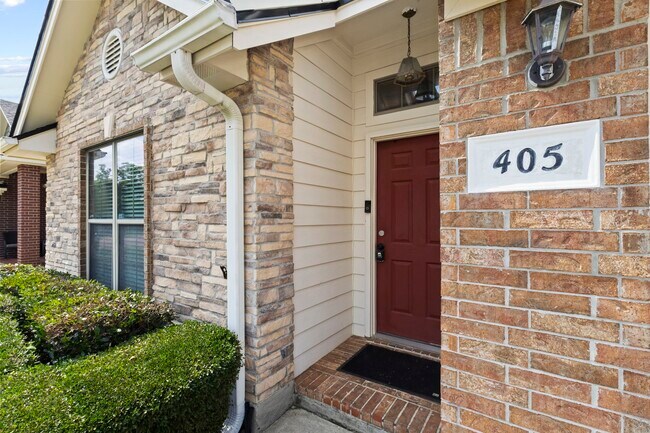Foto del edificio - 405 Harbor Oaks Dr