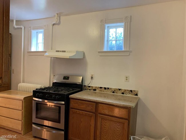 Building Photo - 5 br, 2 bath House - 1253 Newton St NE