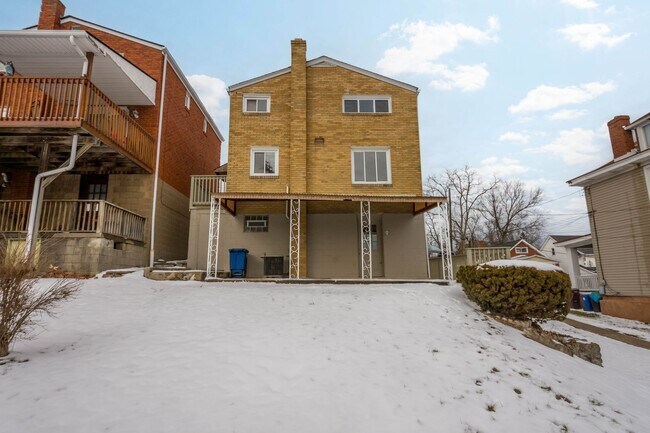 Foto del edificio - READY FOR MOVE-IN! Don't miss this FULLY RENOVATED 3-bedroom in Baldwin!