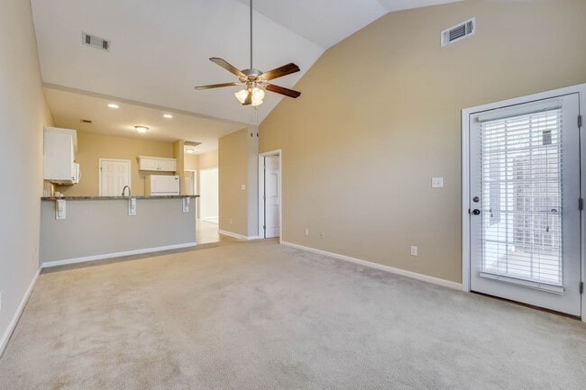 Interior Photo - Grovetown Crossing