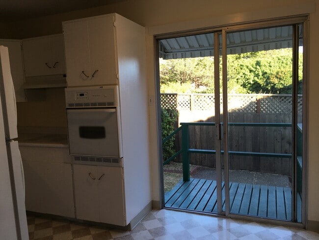 Building Photo - 5428 Van Fleet Avenue