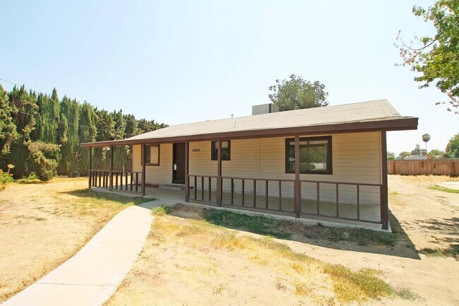 Building Photo - 14959 Oscar Ave