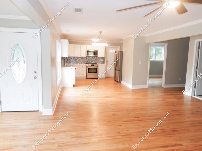 Primary Photo - 1457 St Francis Ave
