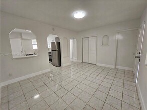 Building Photo - 1727 Fletcher St