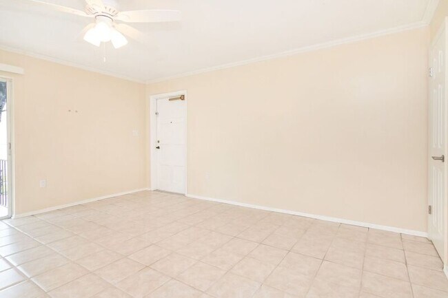 Foto del edificio - 644 N Knowles Ave