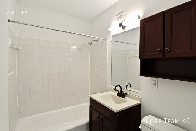 Foto del edificio - 2 Bed at Roanoke at Westport Apartments